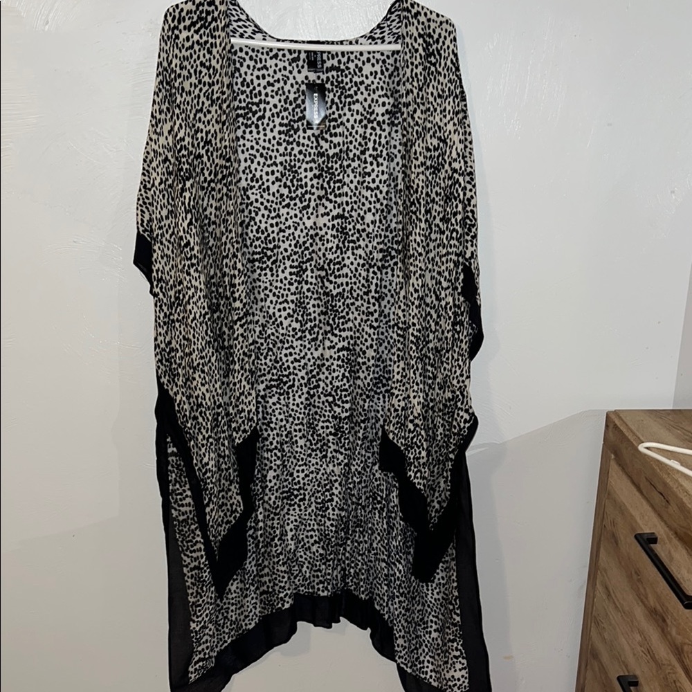 NWT Black and White Animal Print Kimono